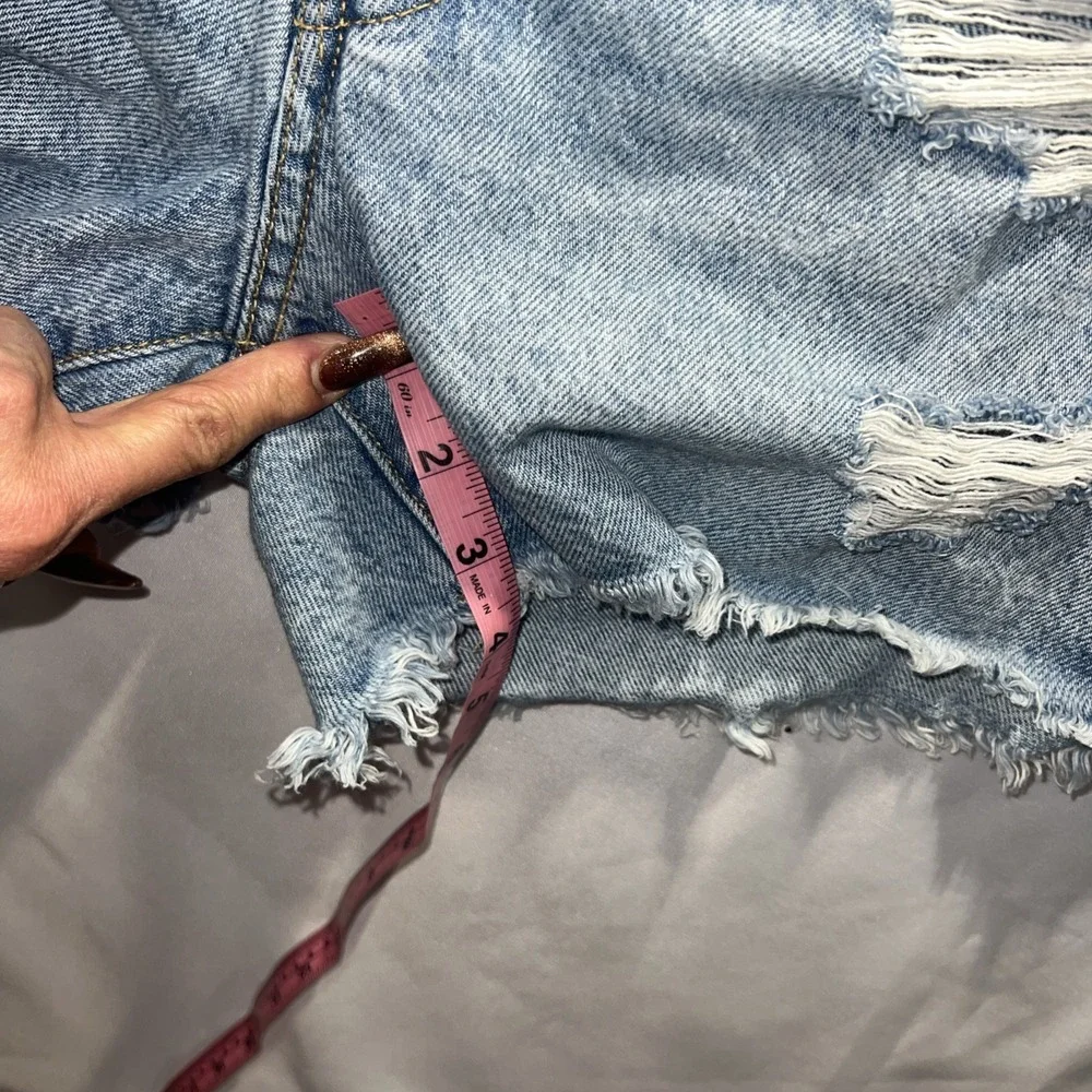 Aeropostale Jean Shorts Women's Size 8 Distressed Denim 90s high rise cut off 74